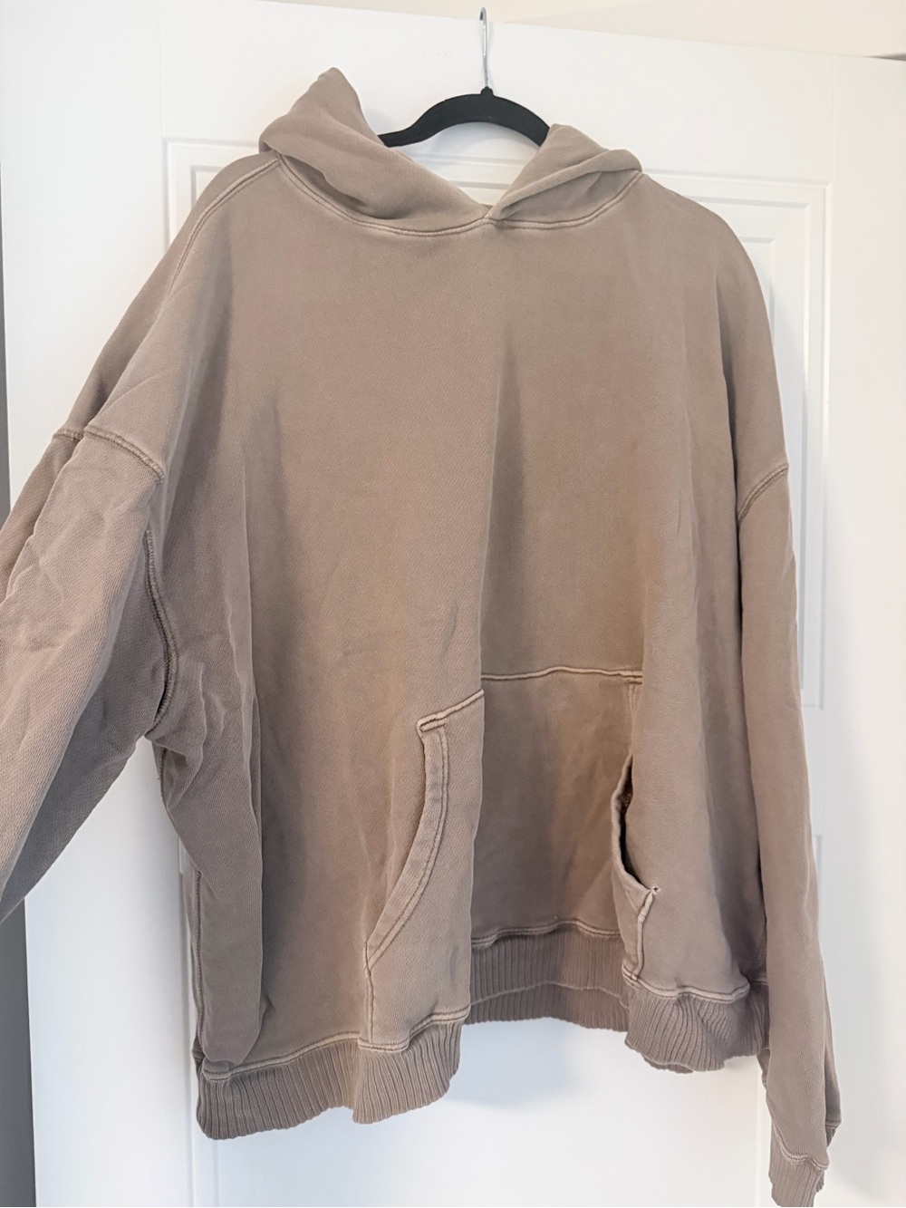Relaxed Hoodie Sweatshirt in Taupe
